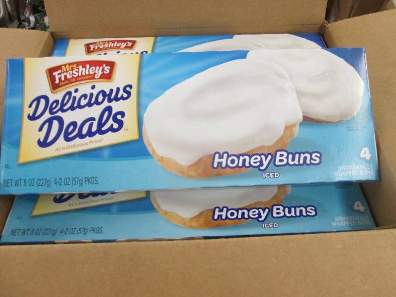lot 281 image: Case of 16-8 oz Boxes Mrs. Freshley...