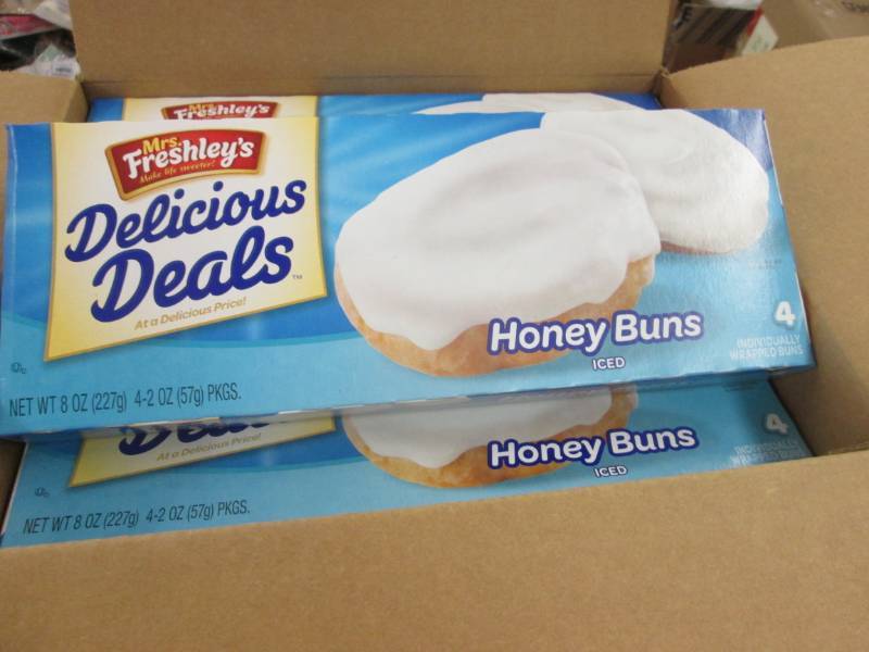 lot 282 image: Case of 16-8 oz Boxes Mrs. Freshley...