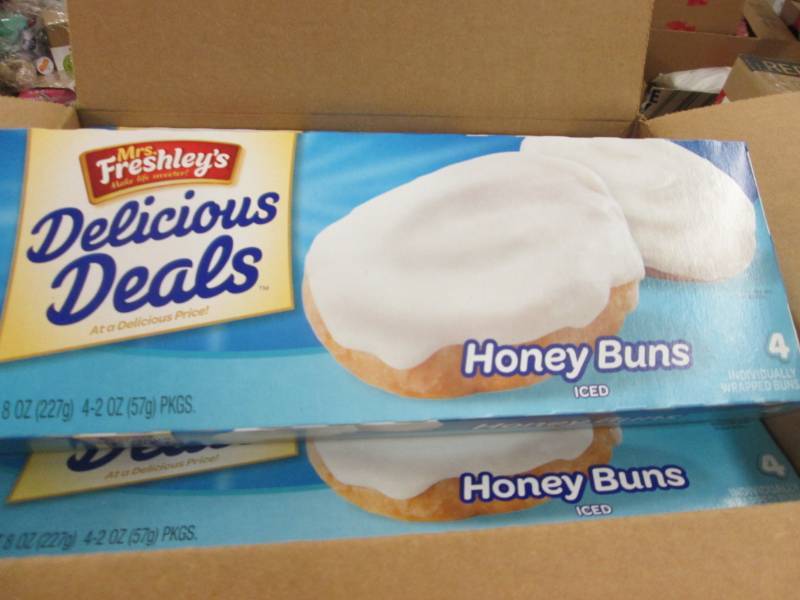 lot 283 image: Case of 16-8 oz Boxes Mrs. Freshley...