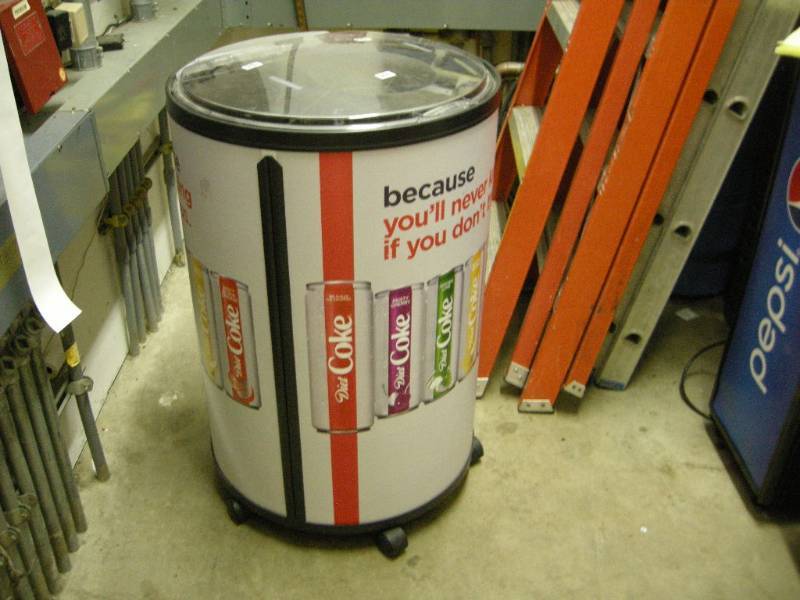 lot 69 image: Rolling Barrel Cooler