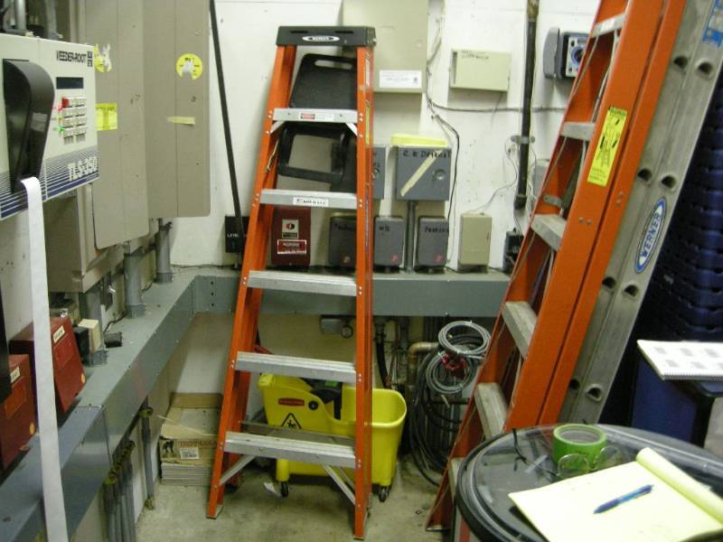 lot 78 image: Werner 6 Fiberglass Ladder