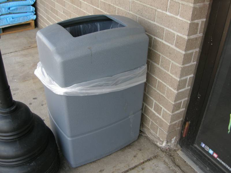 lot 13A image: Commercial Trash Can