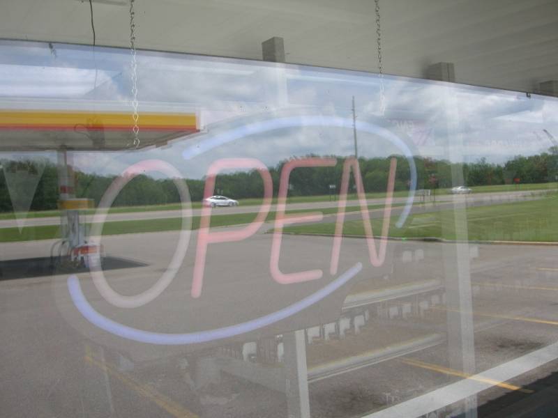 lot 18 image: Light-Up OPEN Sign