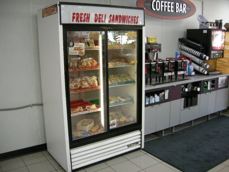 lot 22 image: True Commercial Sandwich Cooler