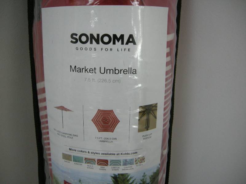 lot 28 image: Sonoma Outdoor Market Umbrella