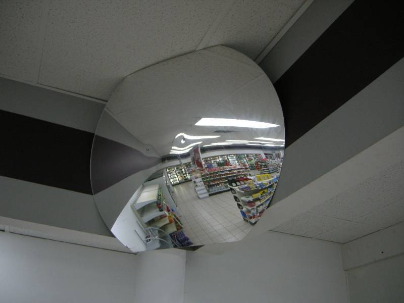 lot 32 image: Store ReflectorMirror