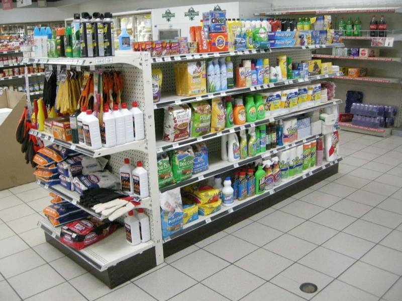 lot 34 image: Commercial Island RackingShelves