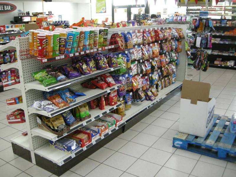 lot 40 image: Commercial Island RackingShelves
