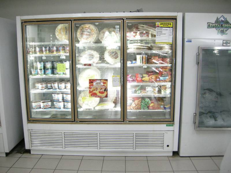 lot 43 image: Commercial Zero-Zone 3 Door Freezer