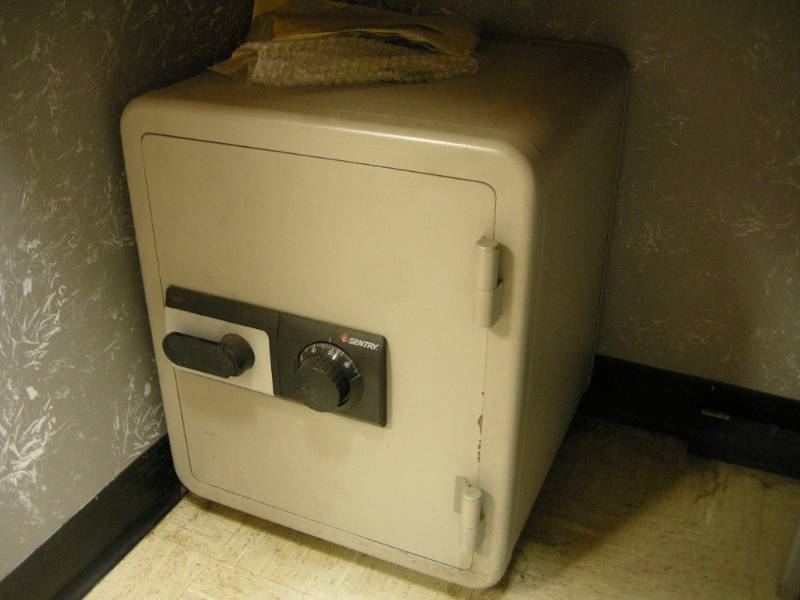 lot 61 image: Sentry Combination Fireproof Safe