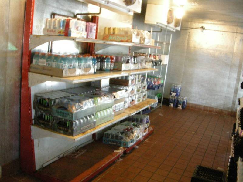 lot 3 image: 2 Cantilever Pallet Racking Shelves