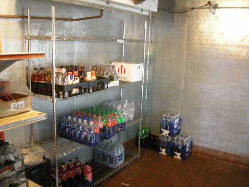 lot 4 image: Metro NSF Wire Rack