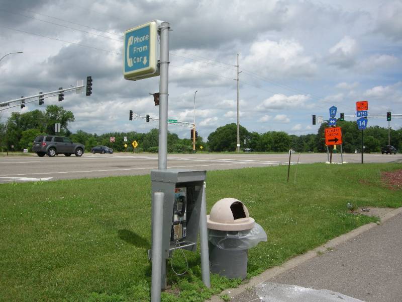 lot 7 image: Classic Drive-Up Pay Phone