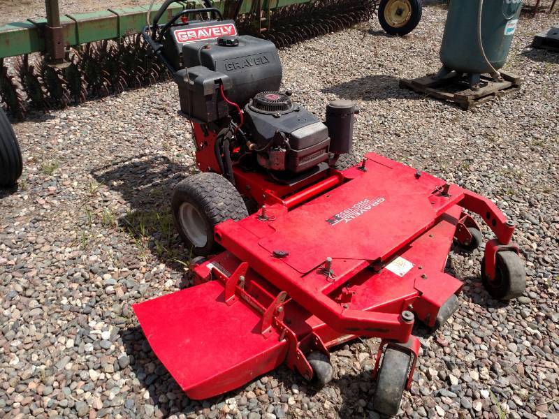 lot 16 image: Gravely Pro 1952H 52 Walk Behind M...