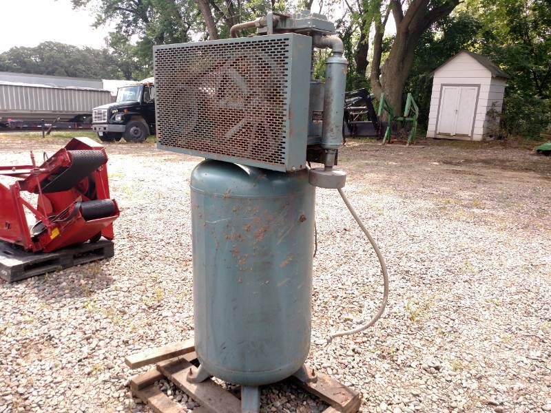 lot 19 image: Curtis 5 hp Air Compressor, 80 Gall...