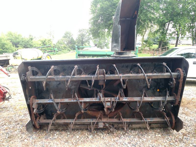 lot 14 image: Hitch Doc 9 Heavy Duty Snow Blower...