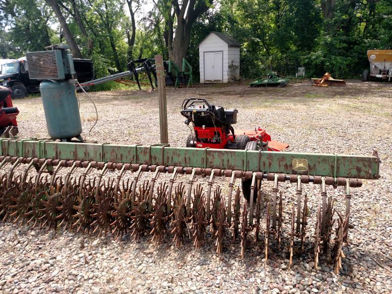 lot 10 image: John Deere Model 400 24 Rotary Hoe...