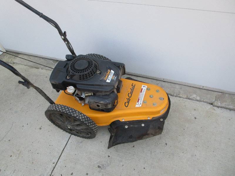 lot 12 image: Cub Cadet ST-100 Wheeled Trimmer