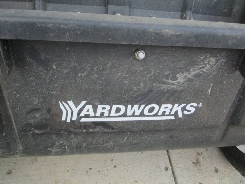 lot 16 image: Yardworks Seeder