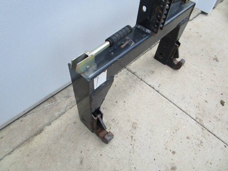 lot 18 image: Utility Tractor 3 Point Quick Tach