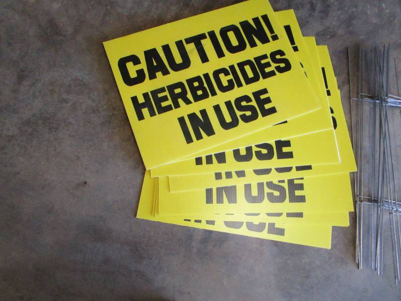 lot 24 image: Lawn Signs