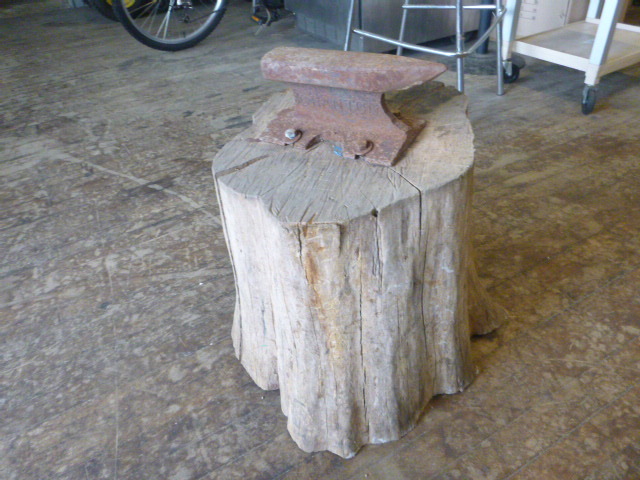 lot 6 image: Vintage Scranton Anvil