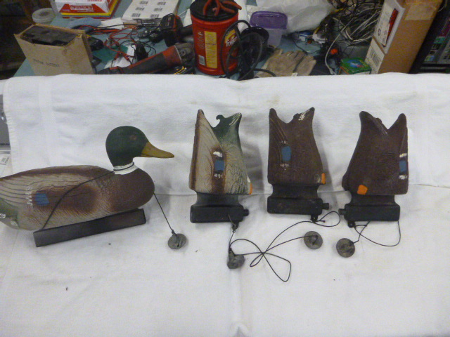 lot 10 image: 4 Duck Decoys