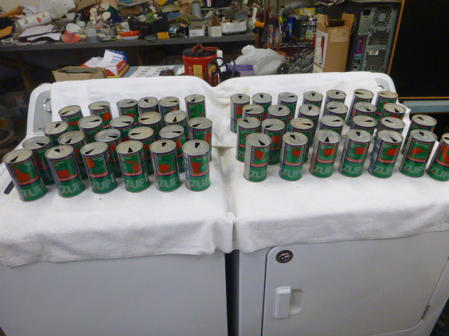 lot 17 image: 50 Collectible 7-Up Cans