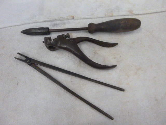 lot 46 image: Vintage Specialty Tools