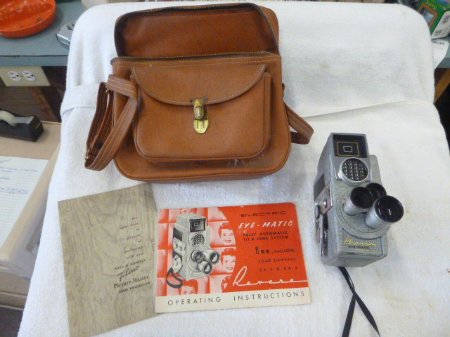 lot 68 image: Vintage Revere Camera Company Movie Eye-Matic Camera