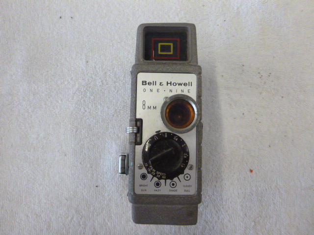 lot 69 image: Vintage Bell & Howell One-Nine Movie Camera