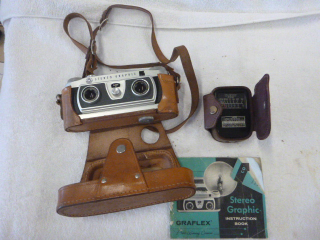 lot 70 image: Vintage Graflex Stereo Graphic Camera