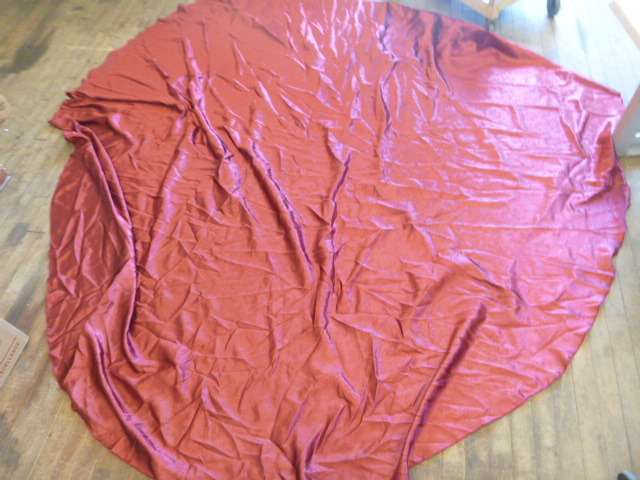 lot 100 image: 6 Red Round Table Cloths