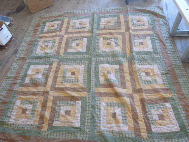 lot 102 image: VHC Brands Quilt