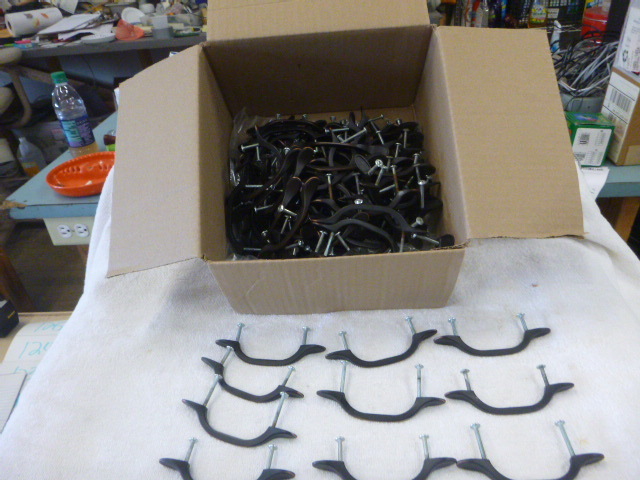 lot 119 image: Cabinet Hardware