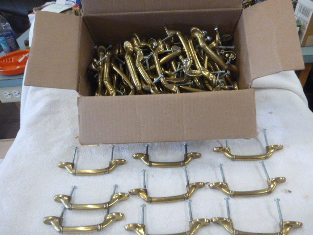 lot 120 image: Cabinet Hardware