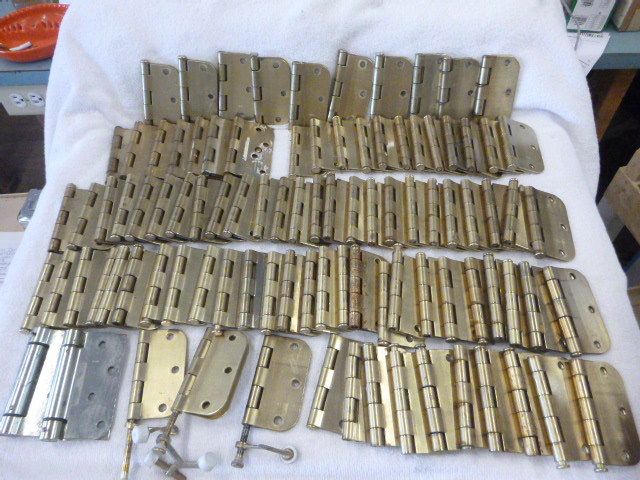 lot 121 image: 3 12 Brass Finish Hinges