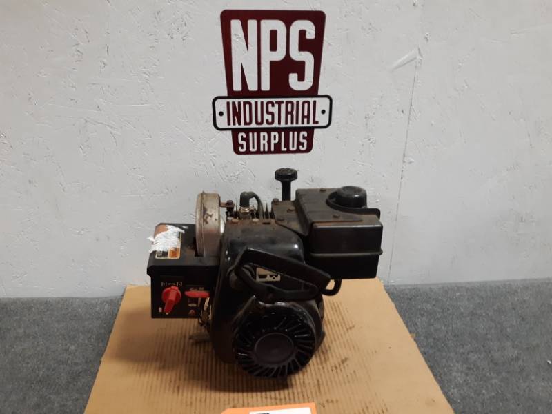 lot 91 image: Tecumseh HSSk50  5HP Gas Engine