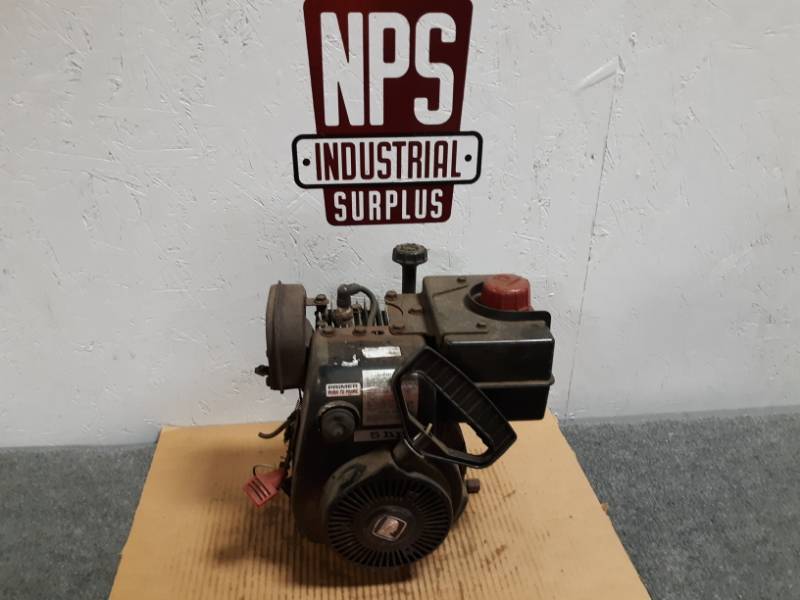 lot 92 image: Tecumseh 5HP Gas Engine