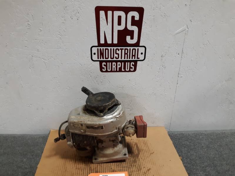 lot 93 image: PowerBee 2 Cycle Model 580 Small Gas Engine
