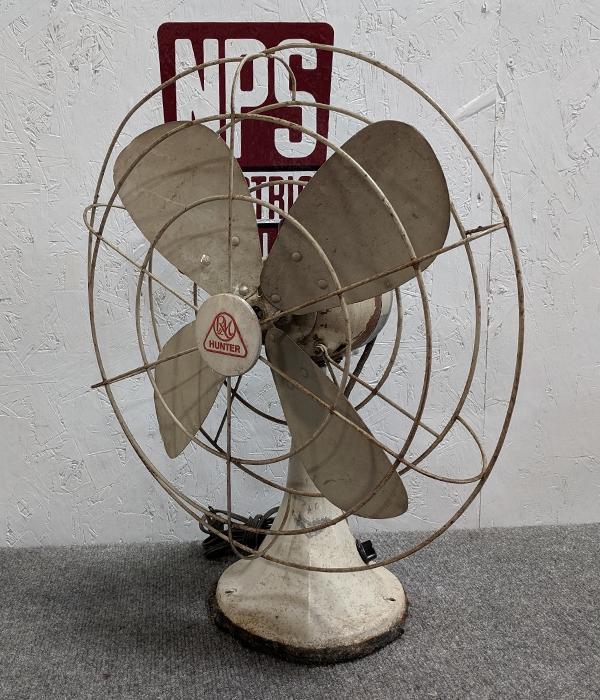 lot 56 image: Heavy Duty Oscillating Hunter Fan - Model CG116
