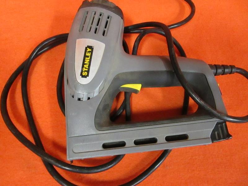 lot 20 image: Stanley Electric Stapler