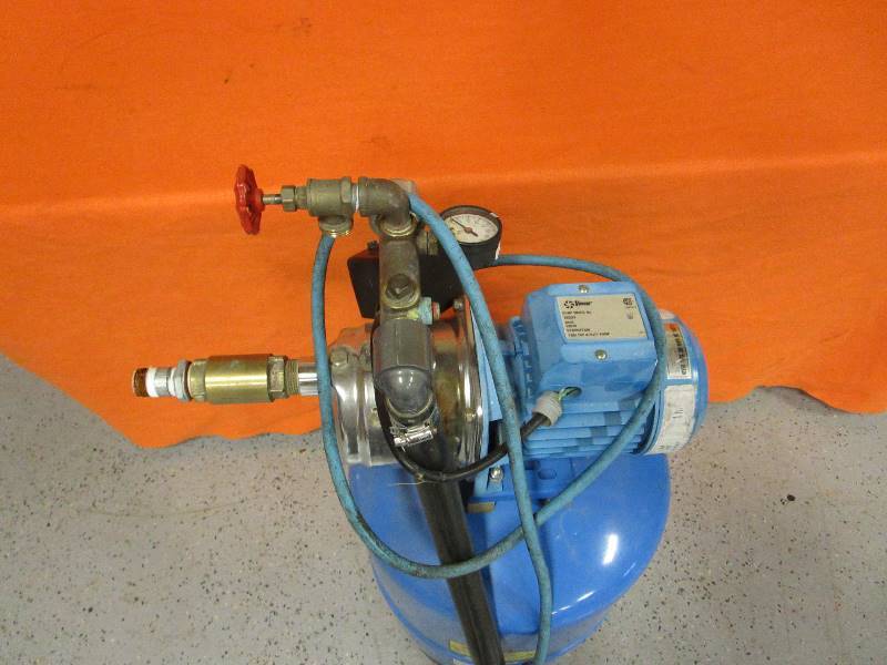 lot 23 image: Water Pump & Pressure Tank