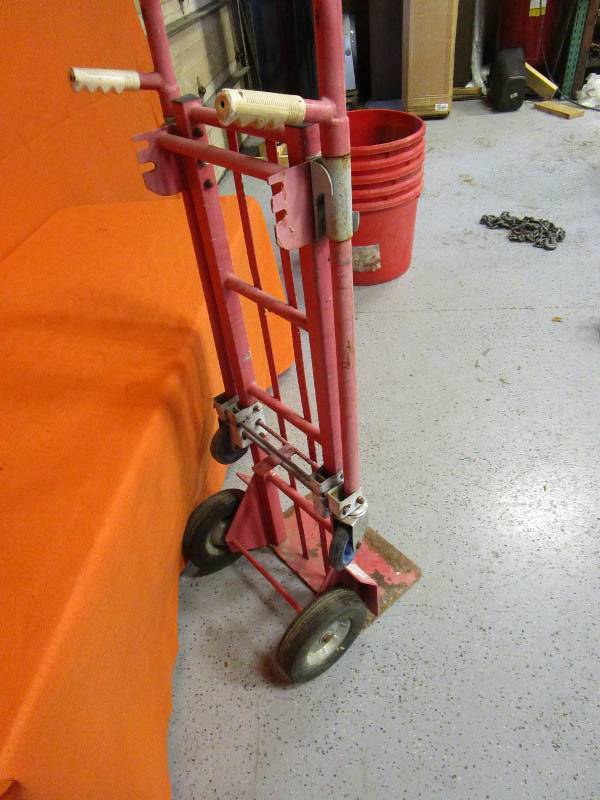 lot 28 image: 2 Wheel Hand Cart