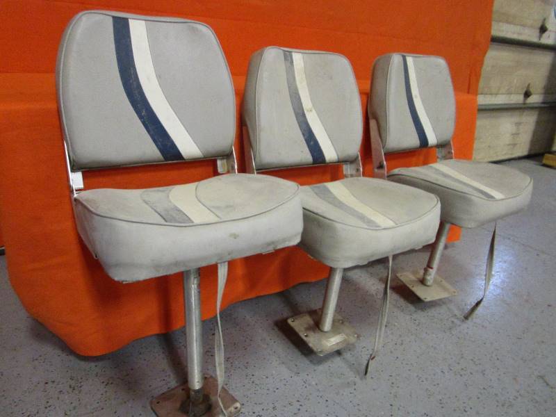 lot 29 image: (3) Swivel Boat Seats
