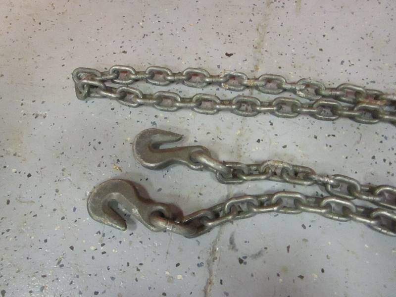 lot 33 image: Log Chain