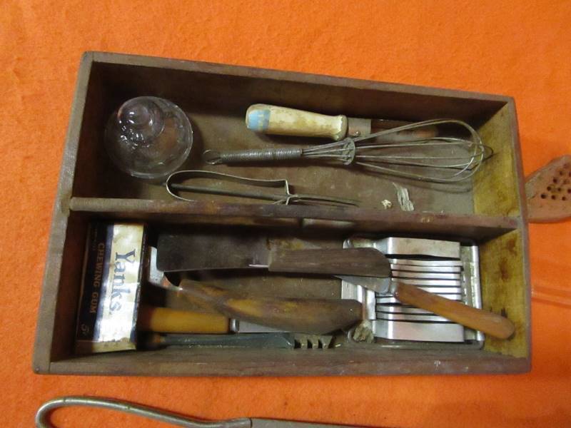 lot 38 image: Vintage Kitchen Items, Coal Scoops, Wash Tub