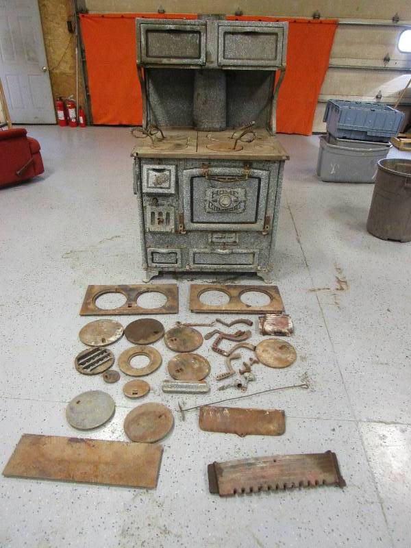 lot 6 image: Vintage Cast Iron Wood Stove & Accessories