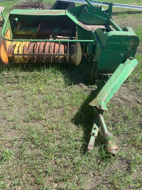 John Deere 25T Small Square Baler
