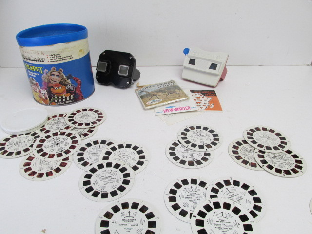 lot 59 image: Vintage Viewmaster Viewers & Reels